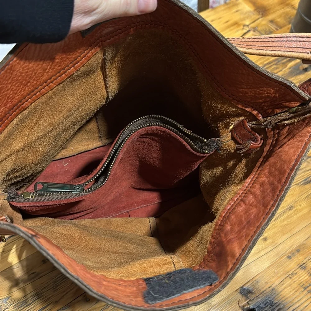 FRYE VINTAGE BROKEN IN FRYE COGNAC TOTE - Picture 5 of 12